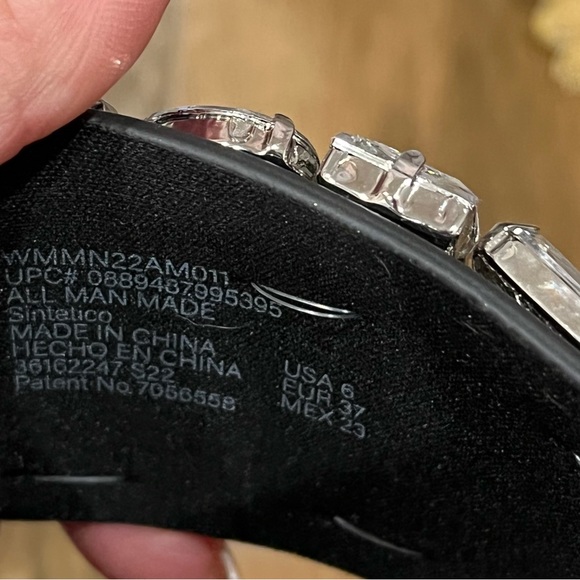 STEVE MADDEN NYC Rhinestone Flip Flops Size 6 Black VGC! - Picture 4 of 7